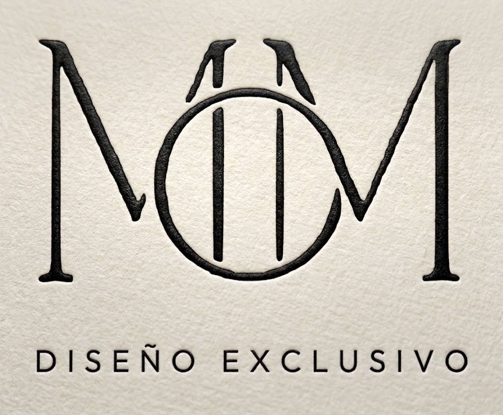 MoM — Diseño Exclusivo, grabado en papel